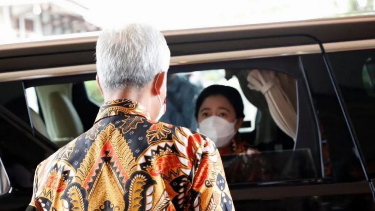 Gubernur Jawa Tengah Ganjar Pranowo menyambut Ketua DPR RI yang juga Ketua DPP PDIP Puan Maharani di Jawa Tengah. [instagram/@ganjar_pranowo]