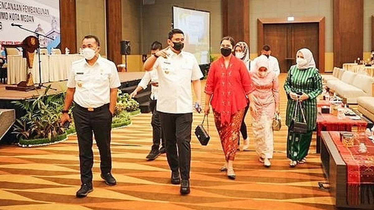 Ilustrasi, putri kedua Presiden Jokowi, Kahiyang Ayu. Kerap tampil dengan pakaian yang terkesan sederhana, namun mengenakan koleksi tas branded. [instagram/ayangkahiyang]