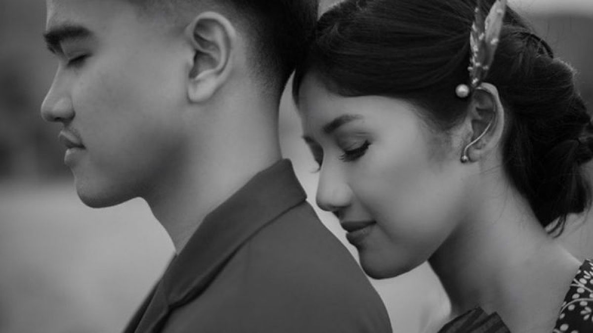 Pesona Erina Gudono dan Kaesang Pangarep saat prewedding outdoor. [Dokumentasi Pribadi/Instagram]