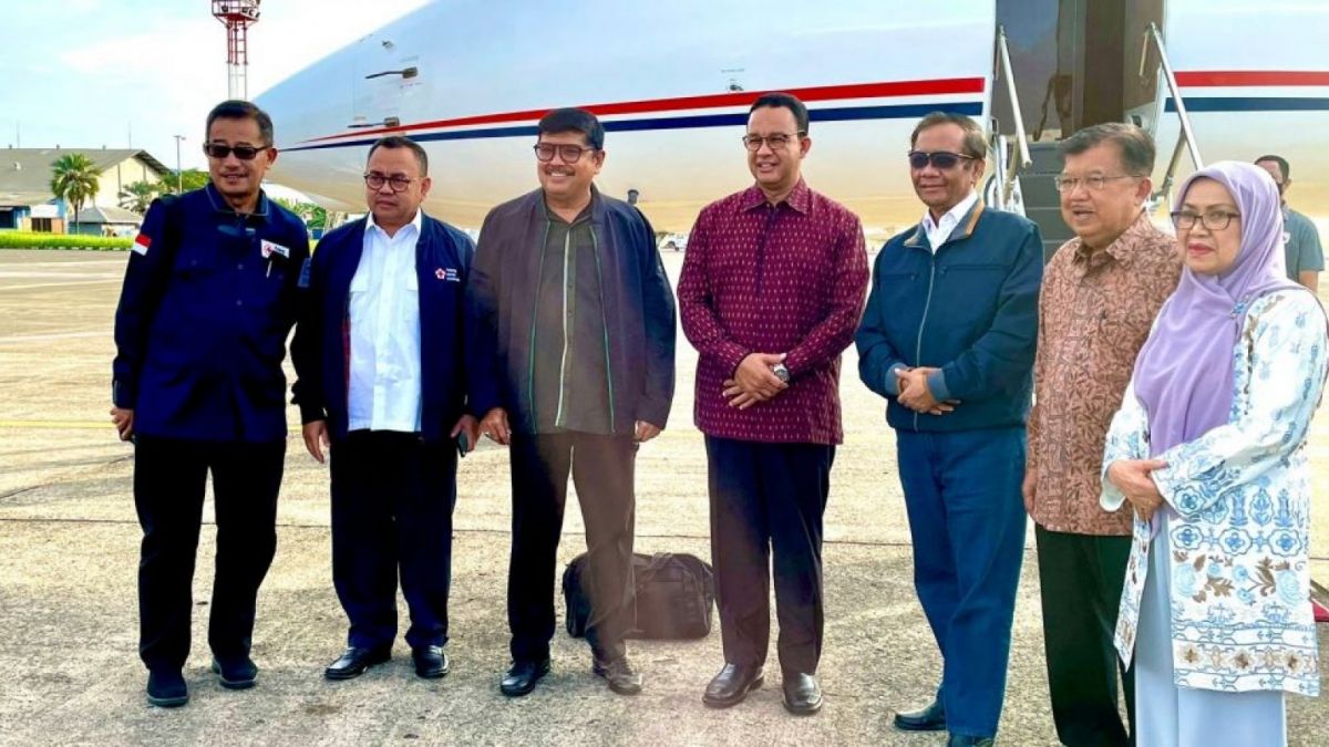 Menteri Koordinator Politik, Hukum dan Keamanan (Menko Polhukam) Mahfud MD mengunggah foto dirinya tengah bersama Wakil Presiden ke-10 dan 12 Jusuf Kalla atau JK serta Anies Baswedan. [Twitter @/mohmahfudmd]