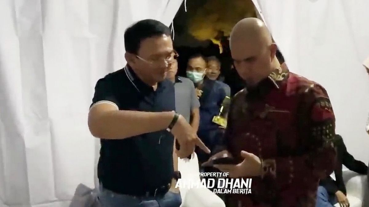 Momen Ahok dan Ahmad Dhani bertemu di sela-sela konser Dewa 19 di Sentul, Bogor, Sabtu (10/12/2022). [youtube ADDB]