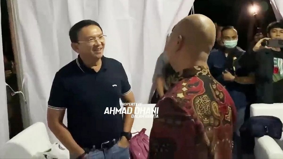 Momen Ahok dan Ahmad Dhani bertemu di sela-sela konser Dewa 19 di Sentul, Bogor, Sabtu (10/12/2022). [youtube ADDB]