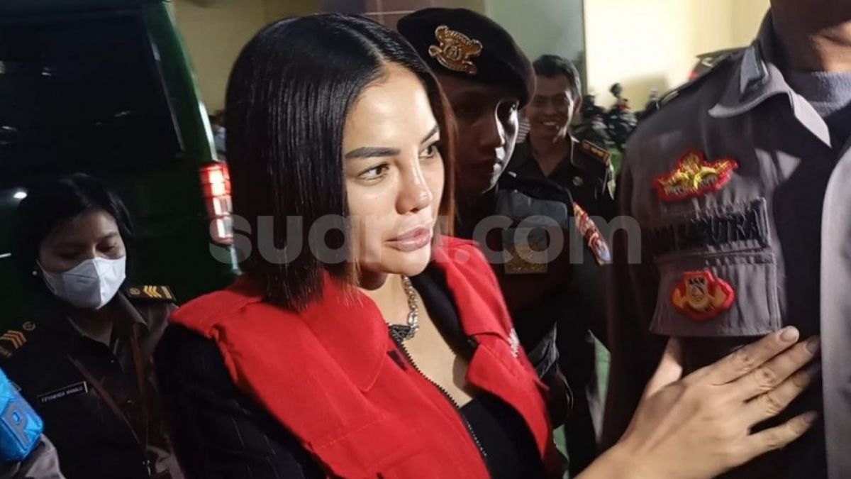 Nikita Mirzani di Pengadilan Negeri Serang pada Senin (19/12/2022). [Suara.com/Rena Pangesti] [Suara.com/Rena Pangesti]