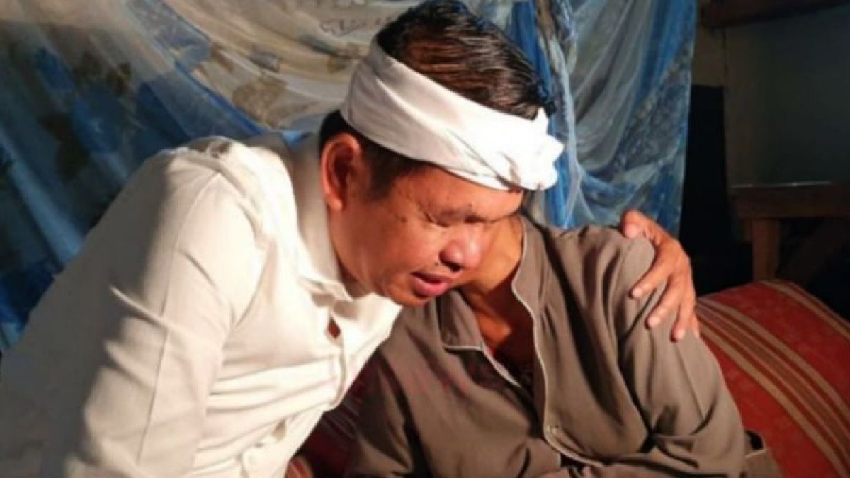 Kang Dedi bersama Mak Yu