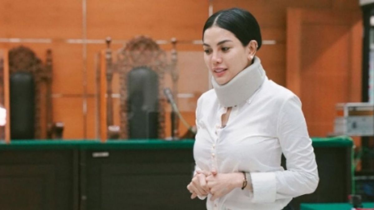 Nikita Mirzani menghadiri sidang vonis putusan di PN Serang. [instagram/@nikitamirzanimawardi_172]