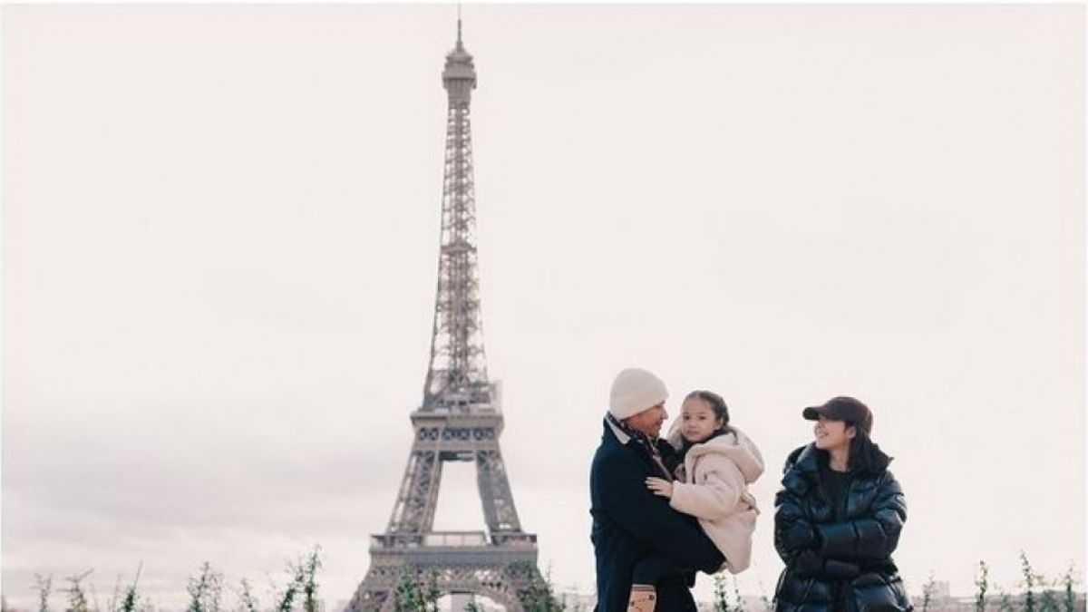 Momen Gading Marten Bagikan Foto Liburan Bersama Mantan Istri Gisel dan buah hatinya, Gempi di Paris, Perancis. [Instagram/@gadiiing]