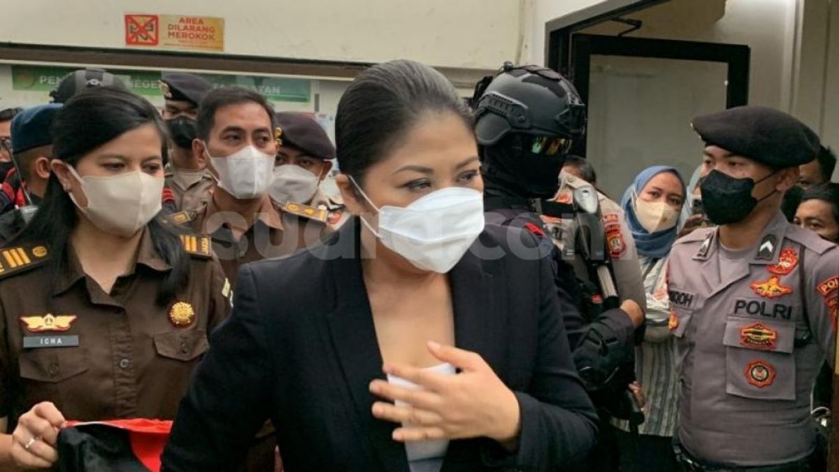 Penampilan Putri Candrawathi saat menjalani sidang lanjutan kasus Brigadir J di PN Jakarta Selatan. [Suara.com/Rakha]