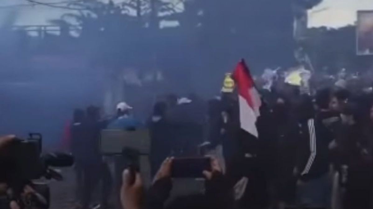 situasi aksi unjukrasa di Malang, Jawa Timur [SS/citizenjournalis]