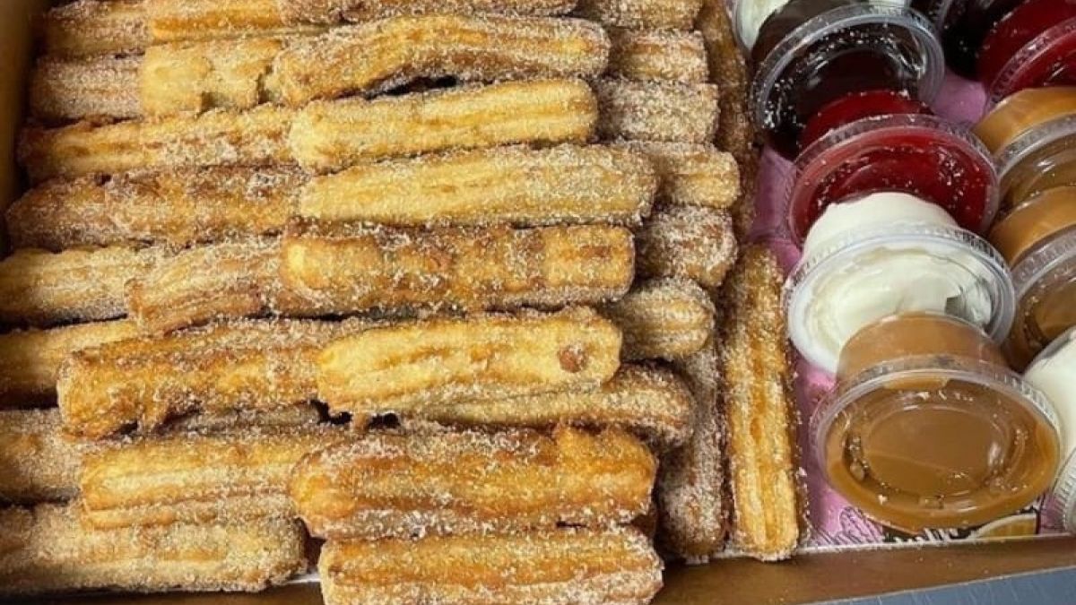 makanan viral yang diberi nama Churros [Instagram/Chrurolancafe]