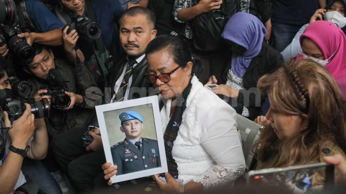 Sidang Ferdy Sambo ; Ibunda Brigadir J, Rosti Simanjuntak [Suara.com/Alfian Winanto]