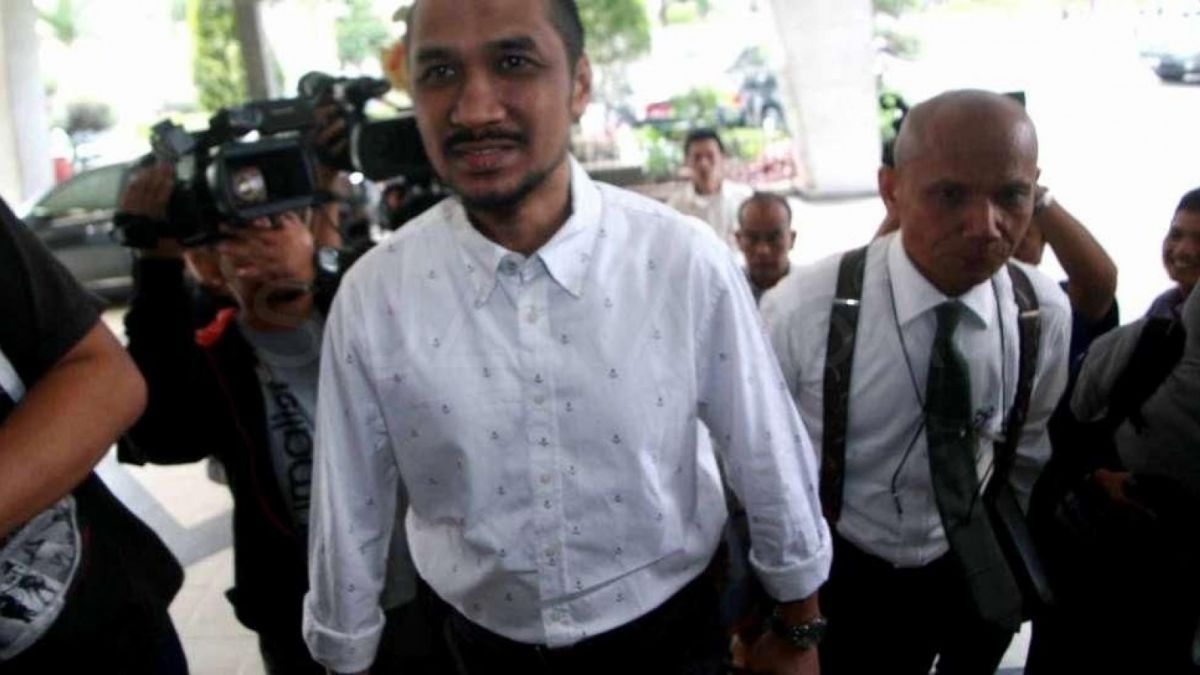 Ketua nonaktif Komisi Pemberantasan Korupsi Abraham Samad tiba di Kantor Badan Reserse Kriminal Polri, Jakarta, Kamis (2/7). [suara.com/Oke Atmaja]