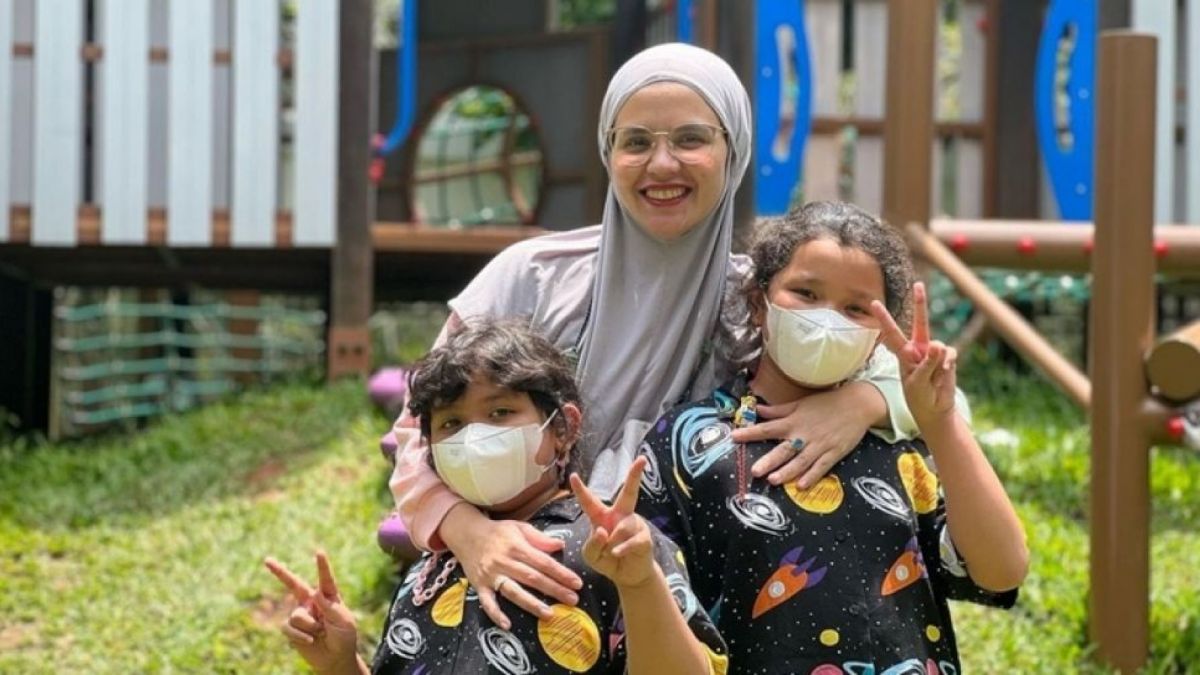 Potret Aldila Jelita Momong Anak [Instagram/@dhila_bekti]