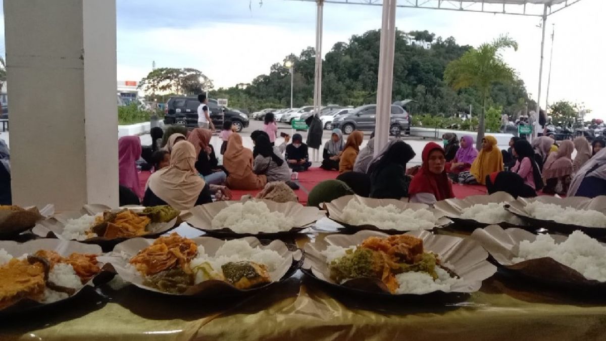 Indahnya Ramadan Bersama di Masjid Al Hakim Padang Sumbar [Anwar/Suara Serang]