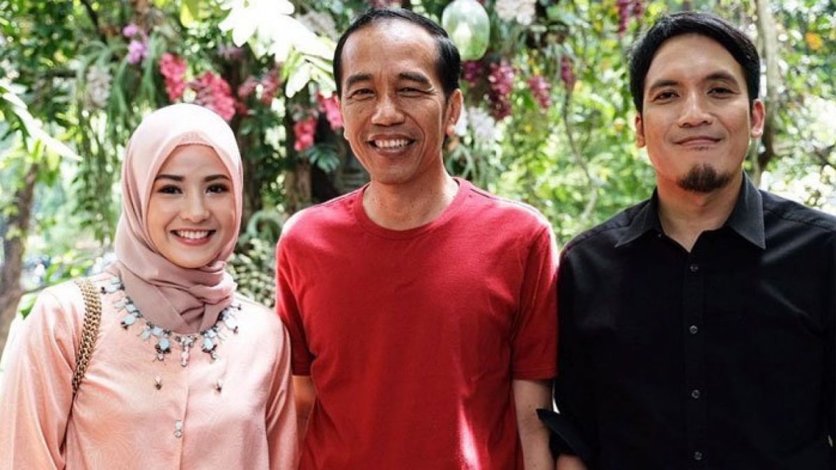 Potret Desta dan Natasha bersama Presiden Jokowi [Deddy Mahendra Desta (@desta80s)]