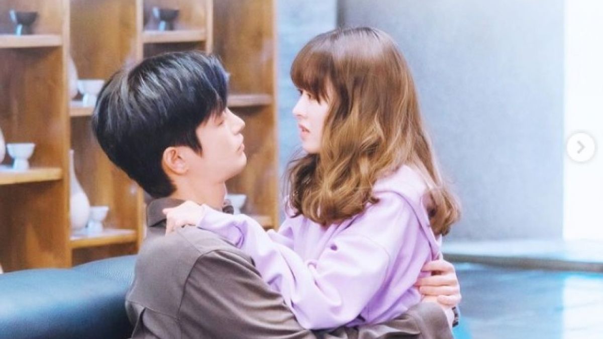 Film drama korea Doom at Your Service sinopsis [Instagram]