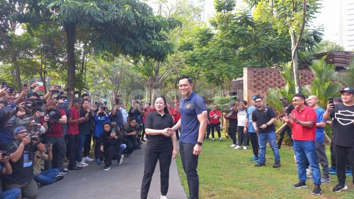 Ketua DPP PDIP Puan Maharani dan Ketua Umum Partai Demokrat Agus Harimurti Yudhoyono (AHY) [Suara.com/Muhammad Yasir]