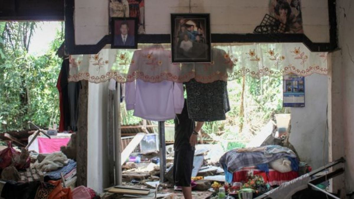 Korban gempa Pasaman Barat, Sumatera Barat, Jumat (25/2/2022) [Tanharimage/Kariadil Harefa]