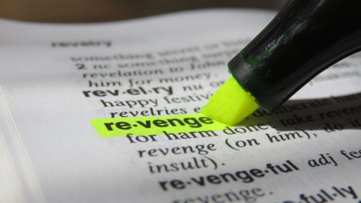 Ilustrasi revenge [Canva Pro/Kariadil Harefa]
