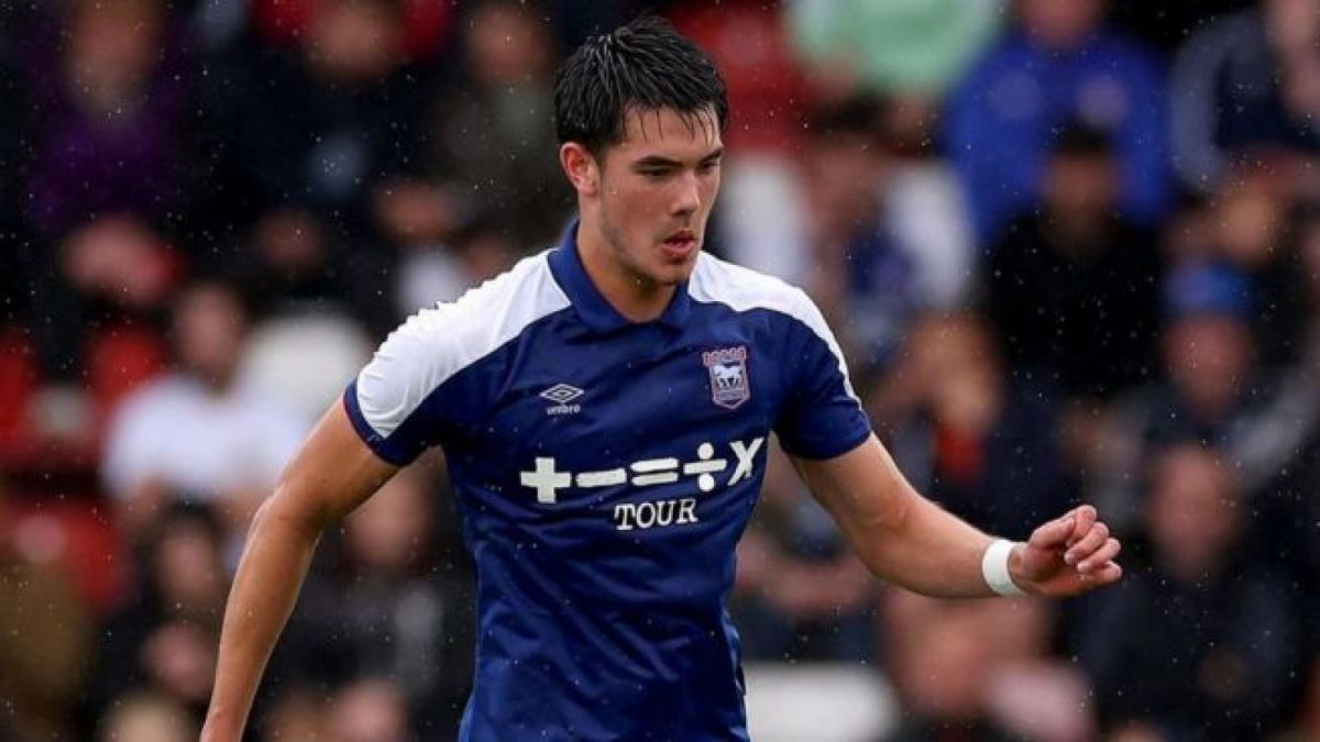 Pemain sepak bola Elkan Baggot yang kini berkarir di Ipswich Town mendapat panggilan Shin Tae-yong bela Timnas Indonesia senior [instagram/elkanbaggot]