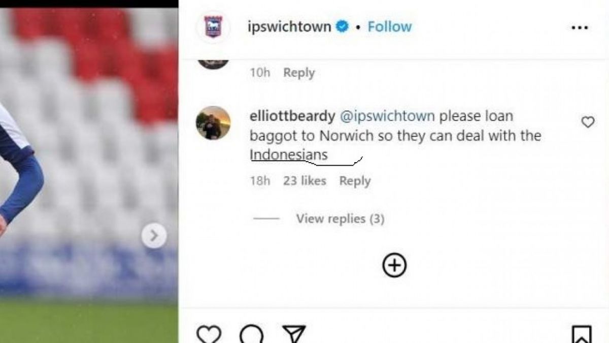 Salah satu fan Ipswich Town menghina Elkan Baggott dalam unggahan foto di akun Instagram resmi klub, @ipswichtown. [screenshot/ipswichtown]