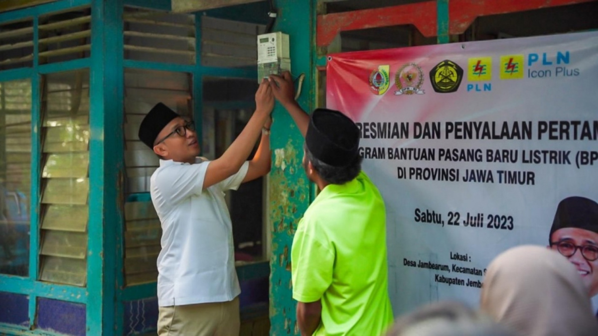 PLN Salurkan Bantuan 988 Sambungan Listrik Gratis. [Dok: PLN]