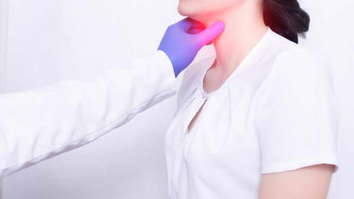 contoh yang mengalami suara serak [Canva]