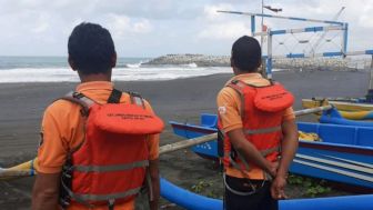 Antisipasi Kecelakaan Laut, BPBD Lebak Cegah Wisatawan Berenang Di Pantai