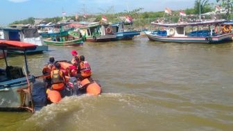 Tim SAR gabungan sisir nakhoda yang hilang di Pulau Pamujaan Kota Serang