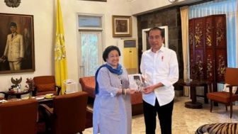 Jokowi Bertemu Megawati, Hasto: Pertemuan Tidak Terkait Deklarasi Anies Capres
