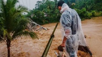 Jembatan Cimanyak, Akses Vital Empat Desa di Lebak Banten, Ambruk Diterjang Banjir