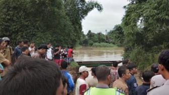 SAR Gabungan Operasi Warga Serang yang Hanyut di Sungai Ciujung