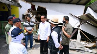 Jokowi Blusukan ke Lokasi Gempa Bumi Cianjur Sampaikan Duka Cita
