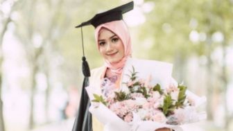 Erina Gudono dan Kaesang Pangarep Ziarah Kubur Jelang Pernikahan, Ini Profil Biodata Erina