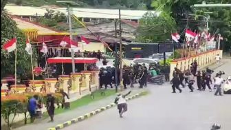 Serang Markas Brimob Kotaraja, Pendukung Lukas Enembe Ditembak Mati