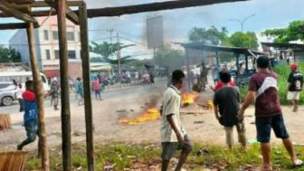 Wanita Dibakar Hidup-Hidup Setelah Diduga Pelaku Penculikan Anak