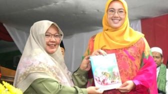 Bupati Anne Ratna Mustika Walau Dirudung Masalah Tetap Tegar! Hadiri Tasyakur Milad dan Haul Ponpes Al-Muhajirin Purwakarta