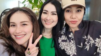 Ayu Ting Ting Diisukan Segera Menikah, Iis Dahlia : "Sehat-sehat ya sayaangnya mama, lancar semuanya,"