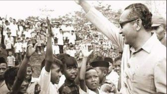 Pidato Lengkap Presiden Soeharto Kala Lengser dari Kekuasaannya