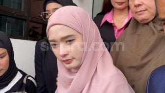 Tangis Inara Rusli Pecah saat Mediasi dengan Virgoun di Depan Hakim Mediator