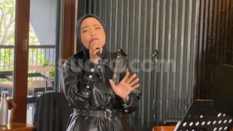 Disebut Mukanya Mirip Pembantu, Ini Balasan Tantri Kotak ke Posan Tobing Eks Drumernya