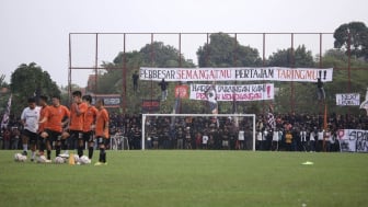 Jelang Laga Klasik Persija vs Persib, Jakmania 'Geruduk' Latihan Macan Kemayoran