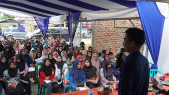 Ratusan Siswa di Kota Pariaman Menerima Beasiswa PIP Jalur Aspirasi Lisda Hendrajoni Disalurkan Budi Ramadhon