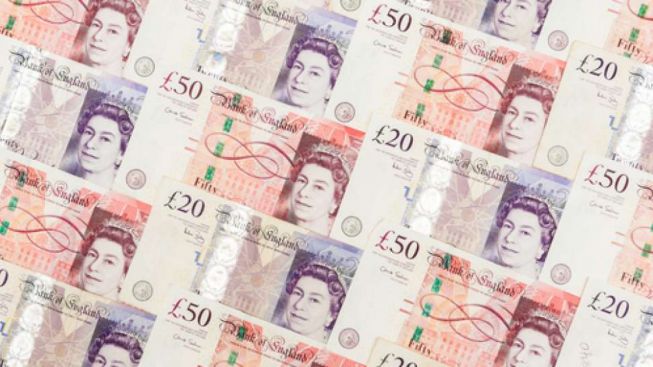 Ratu Elizabeth II Wafat, Poundsterling Anjlok Sepanjang 37 Tahun Terakhir