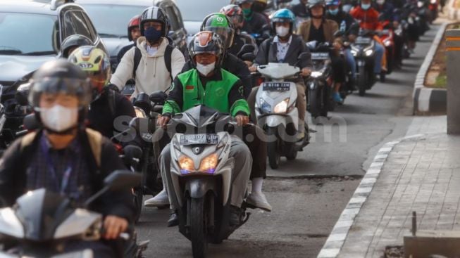 Survey: Bawa Motor Pribadi Lebih Irit Daripada Jasa Ojol