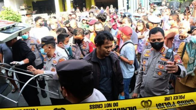 Cemburu Tak Pulang Tiga Hari, Suami Bunuh Istri di Ciledug