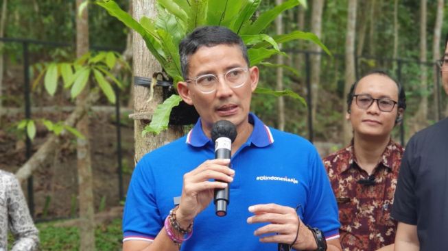 Kunjungi Desa Badui, Sandiaga Uno Targetkan 2024 Pariwisata Serap 4,4 juta Tenaga Kerja Baru