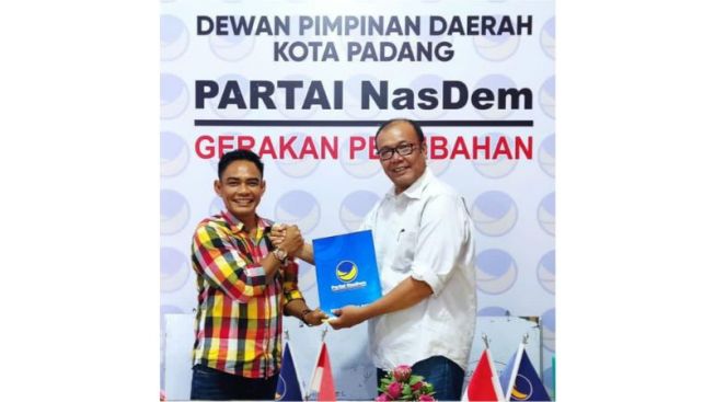 Daddy Fatria Aktivis Pendaki Sumbar Kembalikan Formulir Bacaleg NasDem, Siap Bawa Aspirasi Rakyat