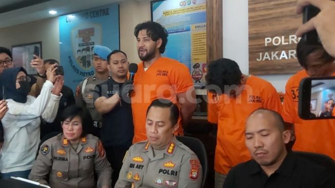 Ammar Zoni Jalani Sidang Perdana Kasus Narkoba, Irish Bella Tak Hadir