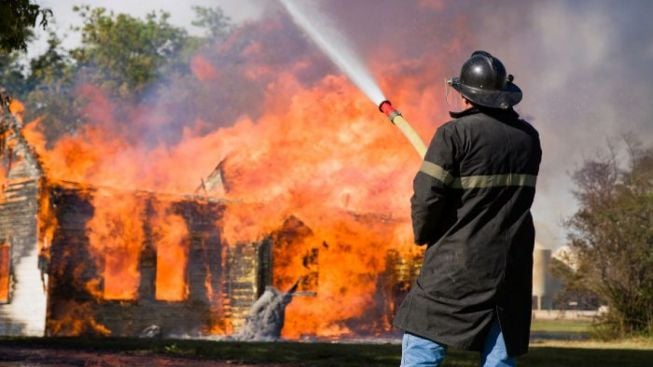 Gedung Kemendagri Terbakar Jumat Malam, Puluhan Pemadam Berjibaku