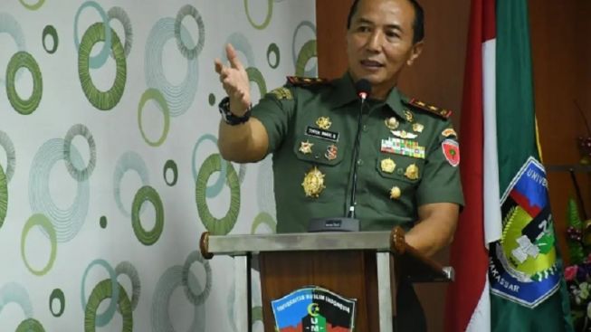 Isukan TNI Serang Polres Jeneponto, Pangdam XIV/Hasanuddin Mayjen TNI Totok Imam Santoso Mengamuk